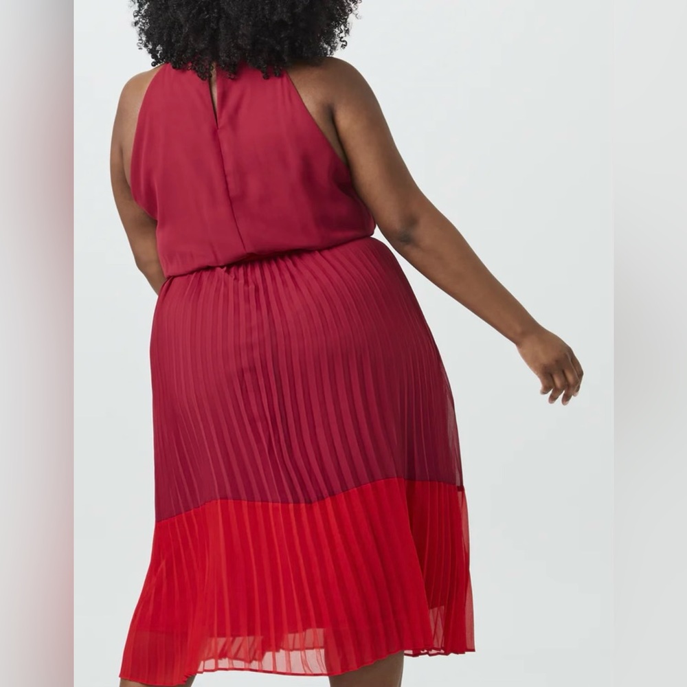 Plus Dress 🩷❤️ - Picture 2 of 5